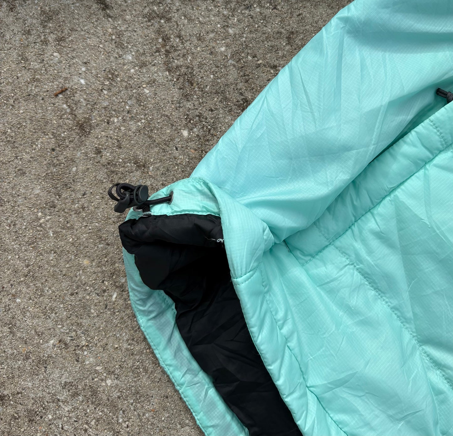 THE NORTH FACE SYNTHETIC PUFFER