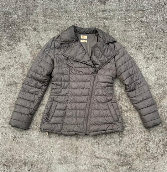 RM WILLIAMS SEMI-FITTED PUFFER JACKET