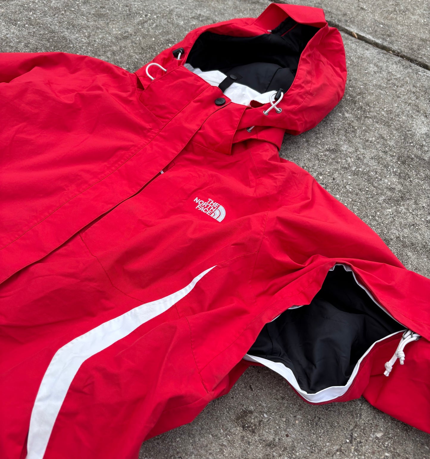 THE NORTH FACE RED RAIN JACKET